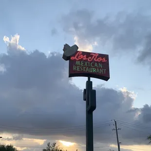 a sign for a mexican restaurant