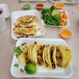 Tacos al Pastor y Gringas de Pastor