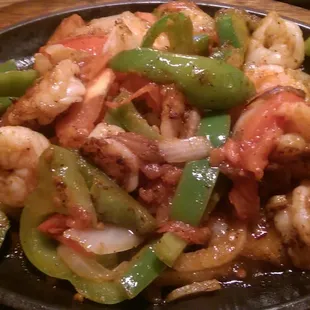 Shrimp Fajita with Green Bell Peppers, Onions, and Tomato