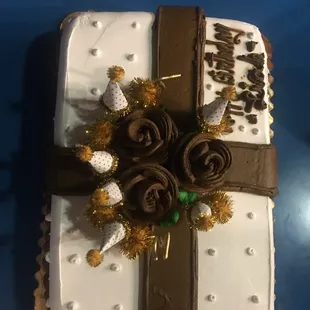 Chocolate ribbon &amp; Roses and tres leches con fresas y nueces.Delicious!I never it the frosting but I ate it .