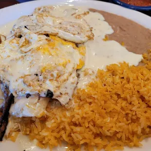 a plate of mexican food
