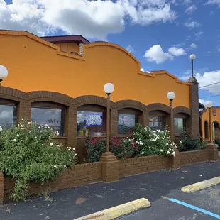 Exteriors parking lot