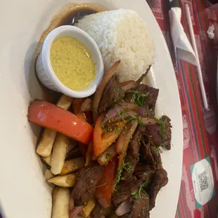 Lomo saltado