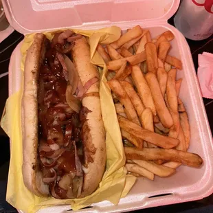 Hotdog w Hawaiian burger toppings