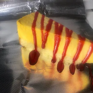 Omg pastel de mango muy delicioso me quedé encantada el servicio muy amables y las nuevas tacoabirria deliciosas