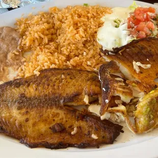 Filetes de Pescado- so flavorful!! And the beans are so soft and never bland.