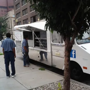 Los Tules Food Truck