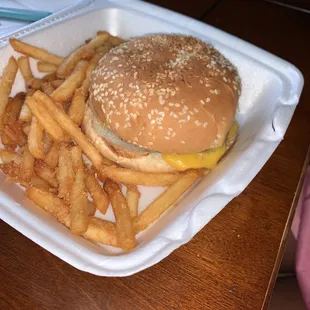 Kids meal hamburger. Does come with cheese although menu says hamburger. Asked for lettuce and tomato on the side.