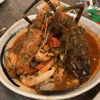 Pescado Bañado en Mariscos