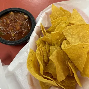 Complimentary chips 'n salsa. The salsa was delicious.