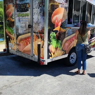 Burger and wings truck