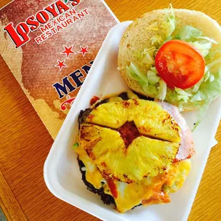 Hawaiian burger!! Yumi ahora abren en las noches los fines de semana!!!