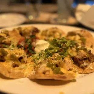 Nachos + chicken- happy hour!