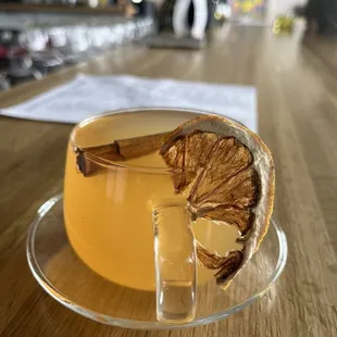 Hot Toddy w/NA Whiskey, lapsang souchang, lemon, spiced simpe