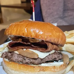 Lost Fox Burger with bacon