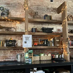 Lost Generation, interior