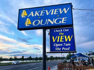 Lakeview Lounge