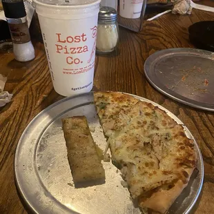 Great pizza, wings and love the 80's atmosphere!