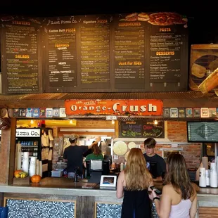 Awsome atmosphere, good pizza and service.