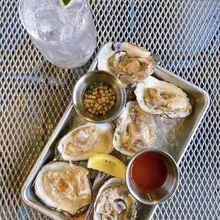 COVID OUTDOOR HH: 1/2 Dozen Oysters w/ apple-pear mignonette | $17 (Hendricks Tonic - $12)