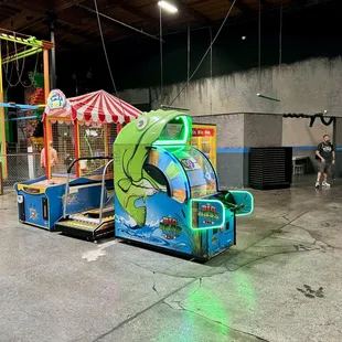 Arcade zone, little on.