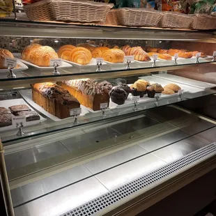 Some lovely pastries. I'll have to come back to try their Kouign Amann!! Curse you Lyla D!! Haha.