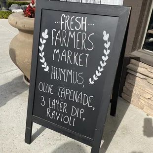 fresh farmers market sign