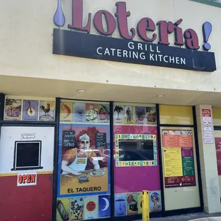 ramen and noodles, outside