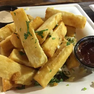 Garlic Yucca Fries