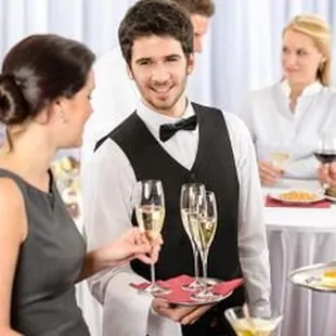 4 Factors That Affect the Budget for Catering Services