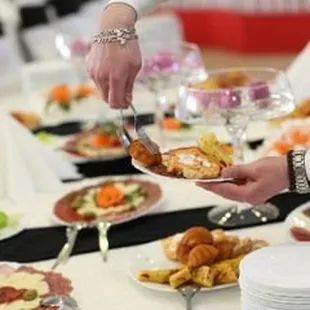 How To Create the Perfect Menu for Your Wedding