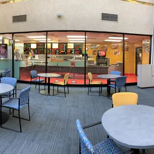 ows the inside of a fast food restaurant