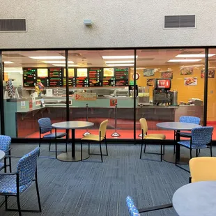 ows the inside of a fast food restaurant