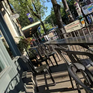 Seems perfect patio seating. Too bad it&apos;s dirty. I&apos;ll just enjoy the sun while I await this evening&apos;s companion