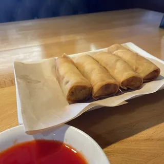 Vegetarian Egg Rolls (4pcs)