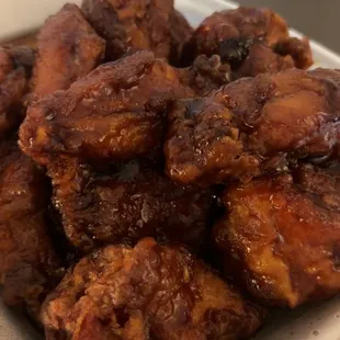 food, chicken wings and fried chicken