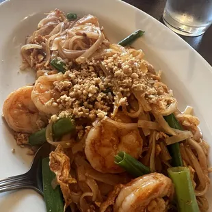 Shrimp pad Thai