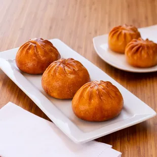 Banh bao chien - Fried combo bun /  Banh bao xa xiu chien - Fried char siu bun