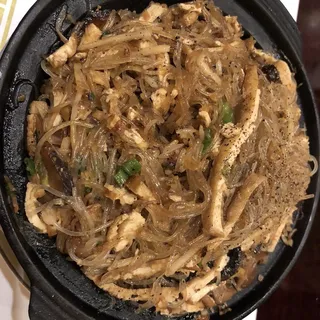 V10. House Rice Clay Pot