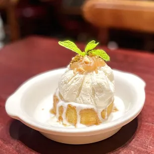 Upside down pineapple cake