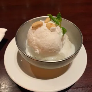 Coconut Ice Cream with Sticky Rice