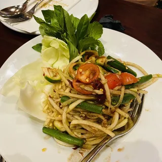 Som Thum (Papaya Salad) - Laos Style