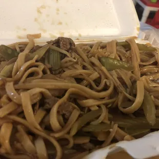Beef lo mein