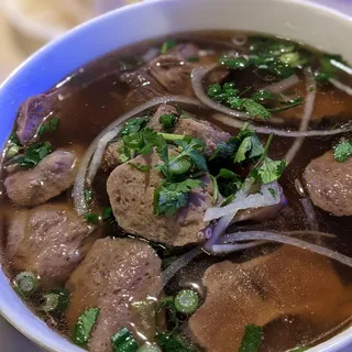 P3 Pho Duoi Bo & Bo Vien Oxtail & Meatball Pho