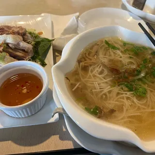 SP5 Bun Mang Vit Duck & Bamboo Shoot Noodle Soup