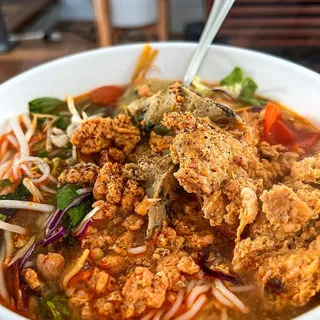 SP4 Bun Rieu Oc Escargot Noodle Soup