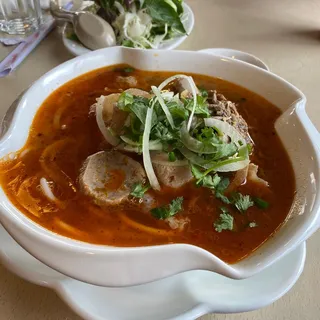 SP1 Bun Bo Hue Spicy Hue Beef Noodle Soup