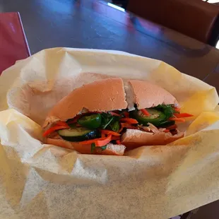 Chicken bahn mi