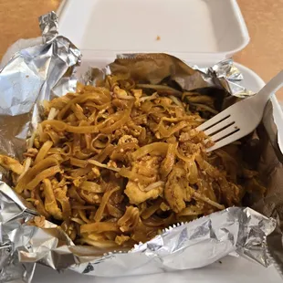 Pad thai with chicken