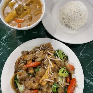 Lotus noodles and Guru curry